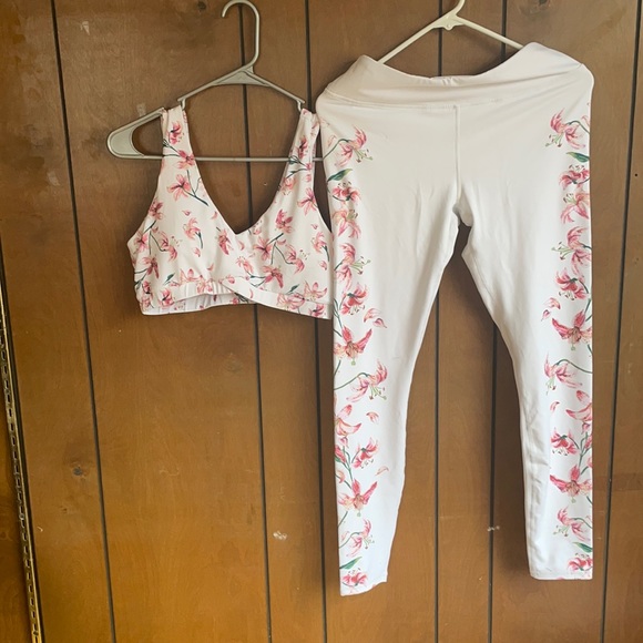 Fabletics bra and legging set - Picture 1 of 7